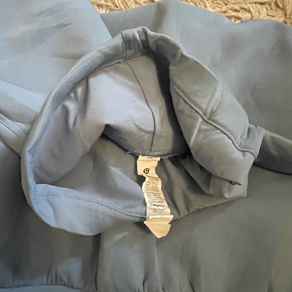 lululemon Full Flourish Pullover as 8 blue willow luxtreme funnel neck$128 - Picture 5 of 7